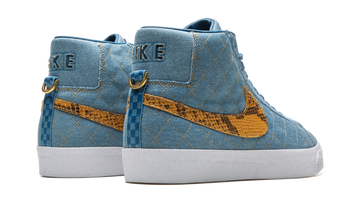 NIKE SB BLAZER MID X SUPREME DENIM BLUE — Stock