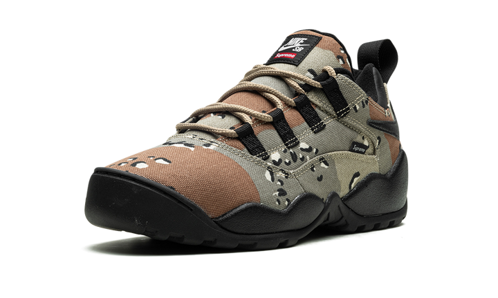 NIKE SB DARWIN LOW SUPREME DESERT CAMO — Stock 