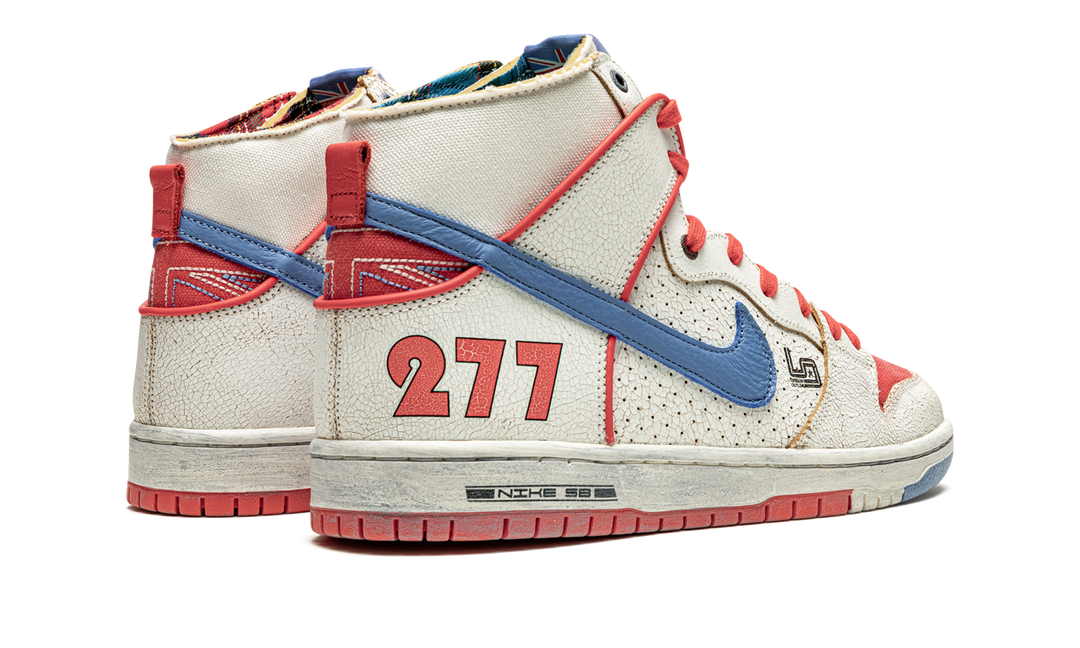 NIKE SB DUNK HIGH ISHOD WAIR X MAGNUS WALKER