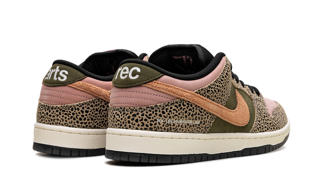 NIKE SB DUNK LOW ARTS-REC