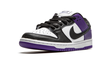 NIKE SB DUNK LOW COURT PURPLE — Stock