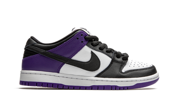 NIKE SB DUNK LOW COURT PURPLE — Stock