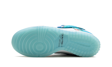 NIKE SB DUNK LOW FUTURA LABORATORIES BLEACHED AQUA — Stock