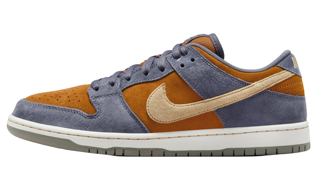 NIKE SB DUNK LOW LIGHT CARBON MONARCH — Stock 
