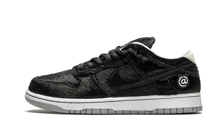 NIKE SB DUNK LOW MEDICOM TOY