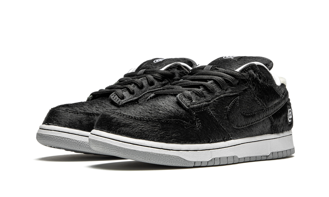 NIKE SB DUNK LOW MEDICOM TOY
