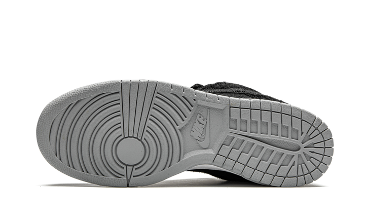 NIKE SB DUNK LOW MEDICOM TOY