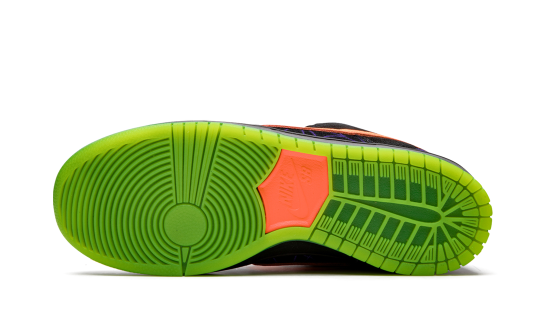 NIKE SB DUNK LOW NIGHT OF MISCHIEF HALLOWEEN