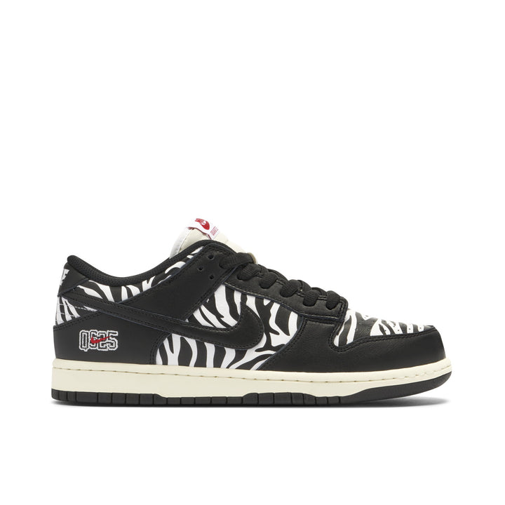 NIKE SB DUNK LOW OG QS QUARTERSNACKS ZEBRA