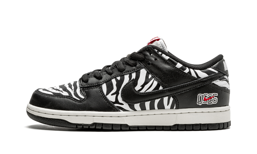 NIKE SB DUNK LOW OG QS QUARTERSNACKS ZEBRA