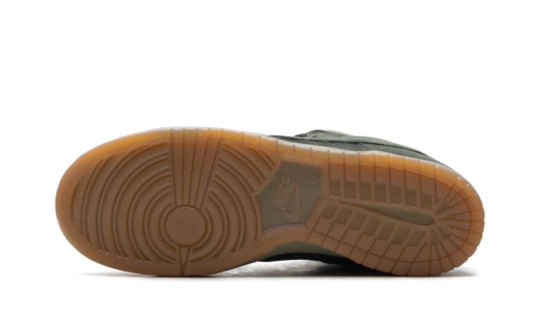 NIKE SB DUNK LOW PRO B SEQUOIA — Stock 