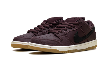 NIKE SB DUNK LOW PRO 'BURGUNDY CRUSH' — Stock