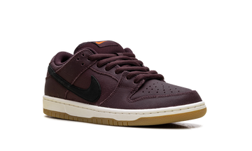 NIKE SB DUNK LOW PRO 'BURGUNDY CRUSH' — Stock