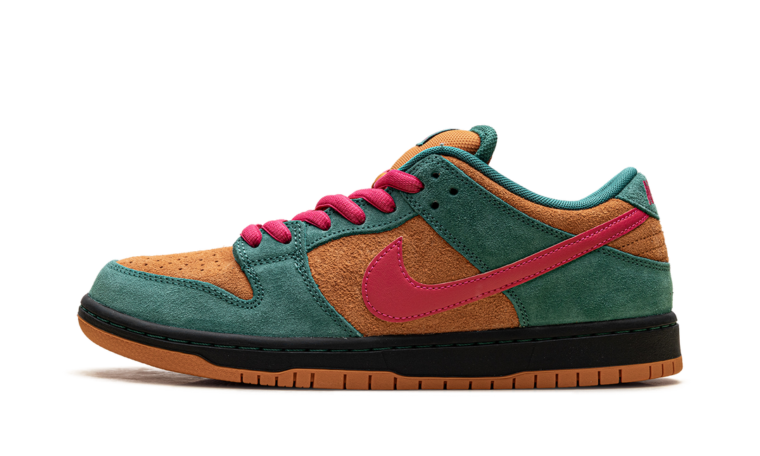 NIKE SB DUNK LOW PRO GREEN NOISE WATERMELON — Stock