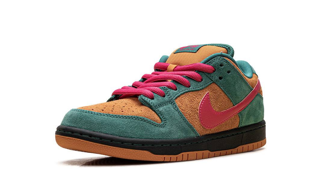 NIKE SB DUNK LOW PRO GREEN NOISE WATERMELON — Stock