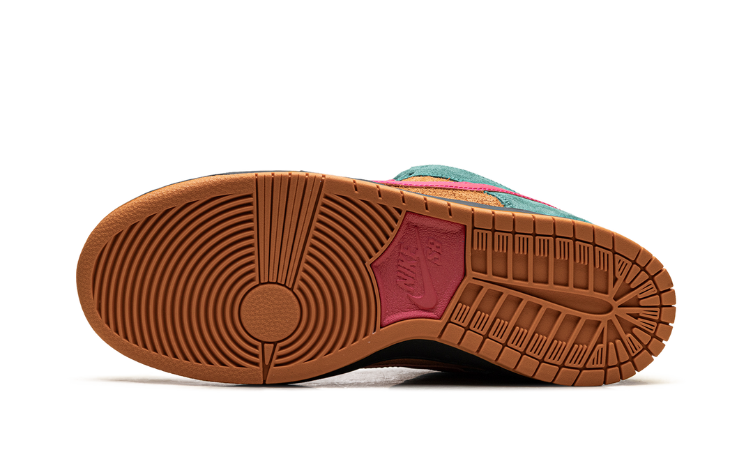 NIKE SB DUNK LOW PRO GREEN NOISE WATERMELON — Stock