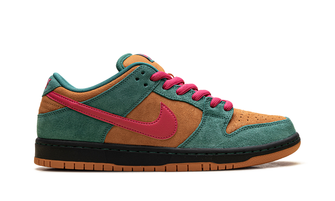 NIKE SB DUNK LOW PRO GREEN NOISE WATERMELON — Stock