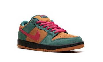 NIKE SB DUNK LOW PRO GREEN NOISE WATERMELON — Stock