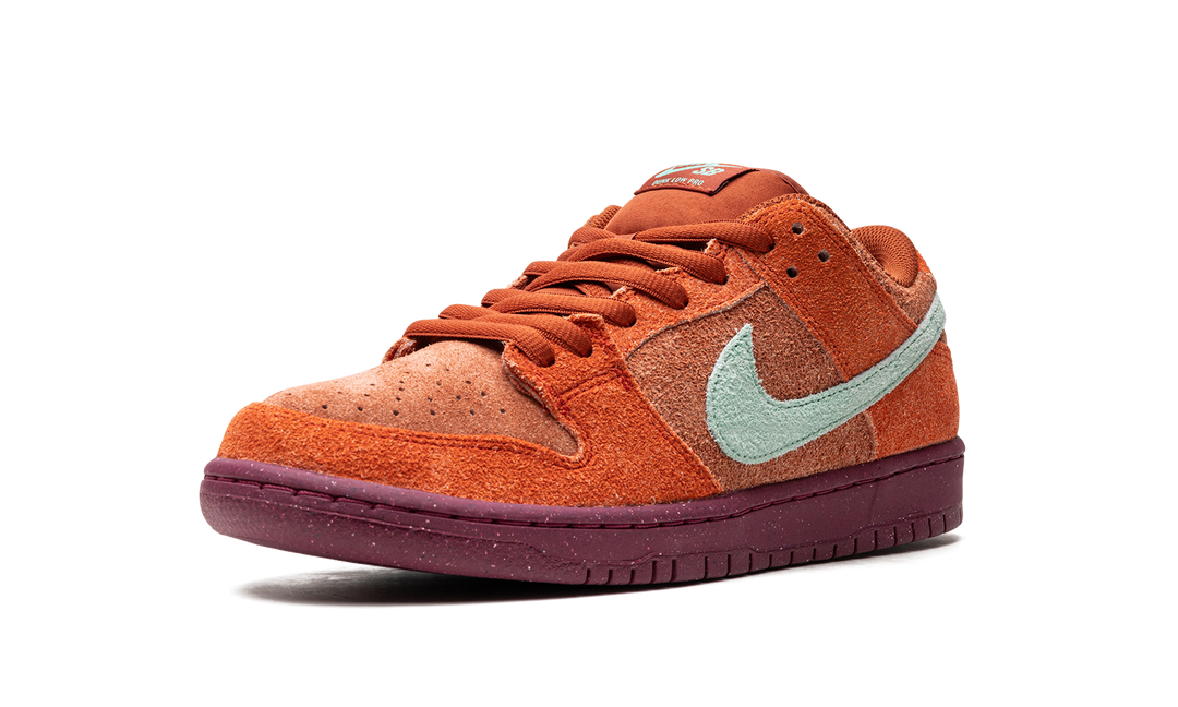 NIKE SB DUNK LOW PRO MYSTIC RED