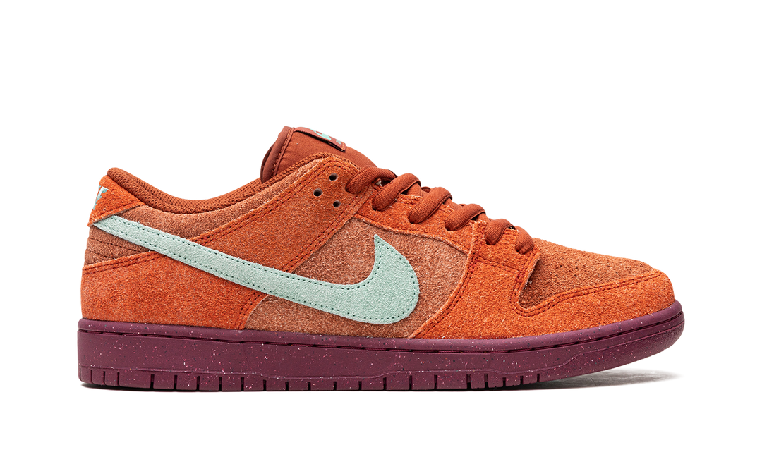 NIKE SB DUNK LOW PRO MYSTIC RED