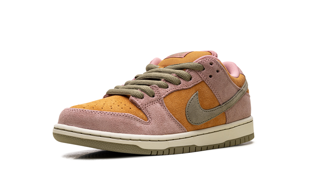 NIKE SB DUNK LOW RED STARDUST