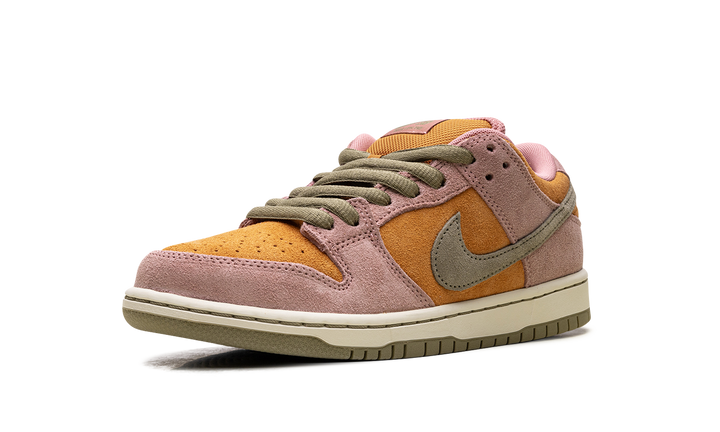 NIKE SB DUNK LOW RED STARDUST
