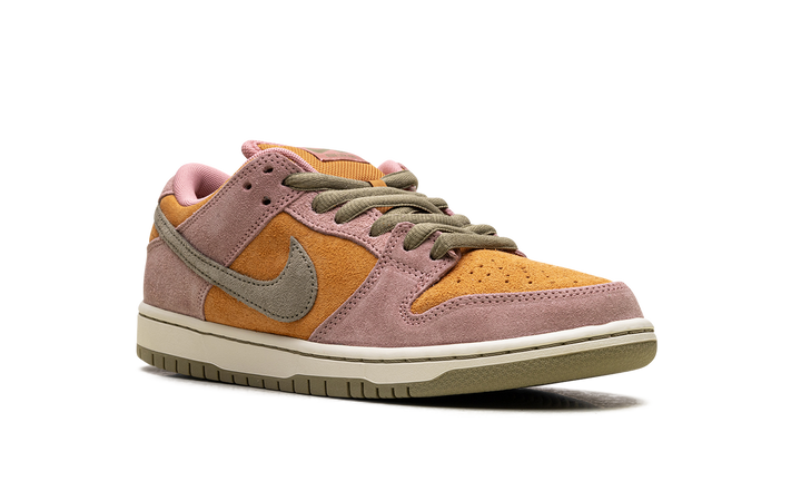 NIKE SB DUNK LOW RED STARDUST