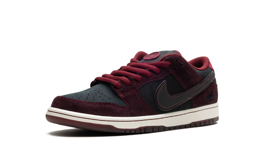 NIKE SB DUNK LOW RIOT SKATESHOP