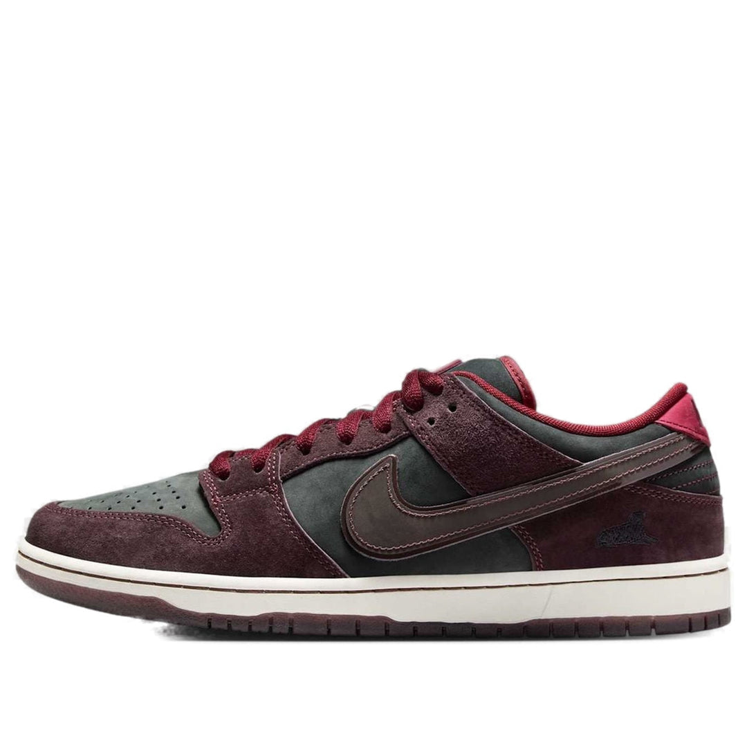 NIKE SB DUNK LOW RIOT SKATESHOP