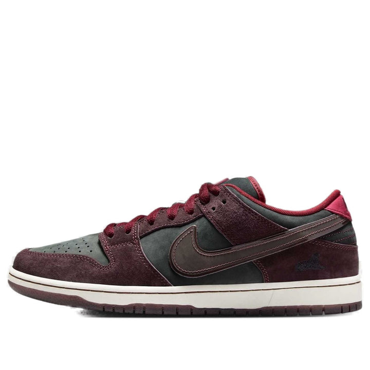 NIKE SB DUNK LOW RIOT SKATESHOP