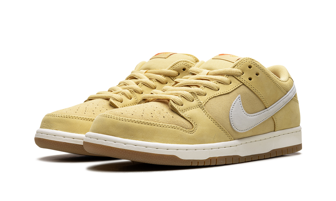 NIKE SB DUNK LOW SATURN GOLD