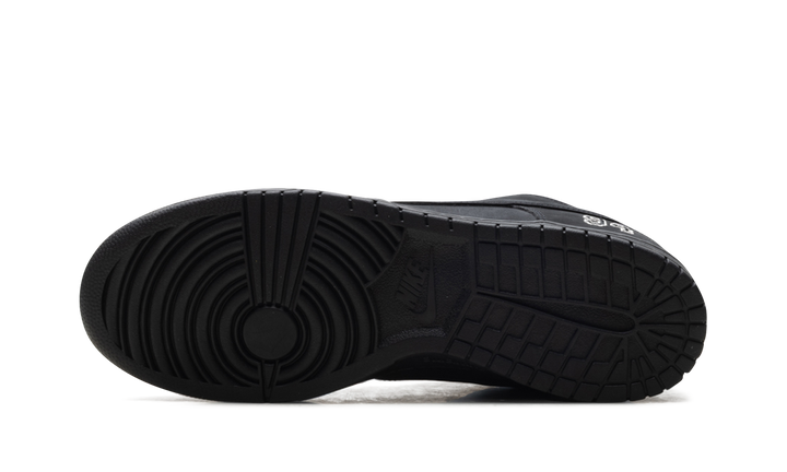 NIKE SB DUNK LOW SUPREME 94 BLACK