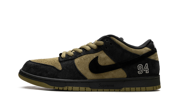 NIKE SB DUNK LOW SUPREME 94 HULK — Stock 