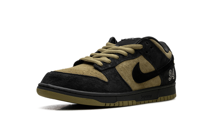 NIKE SB DUNK LOW SUPREME 94 HULK — Stock 