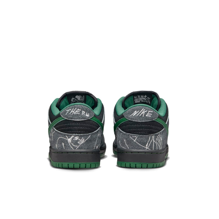 NIKE SB DUNK LOW THERE SKATEBOARDS