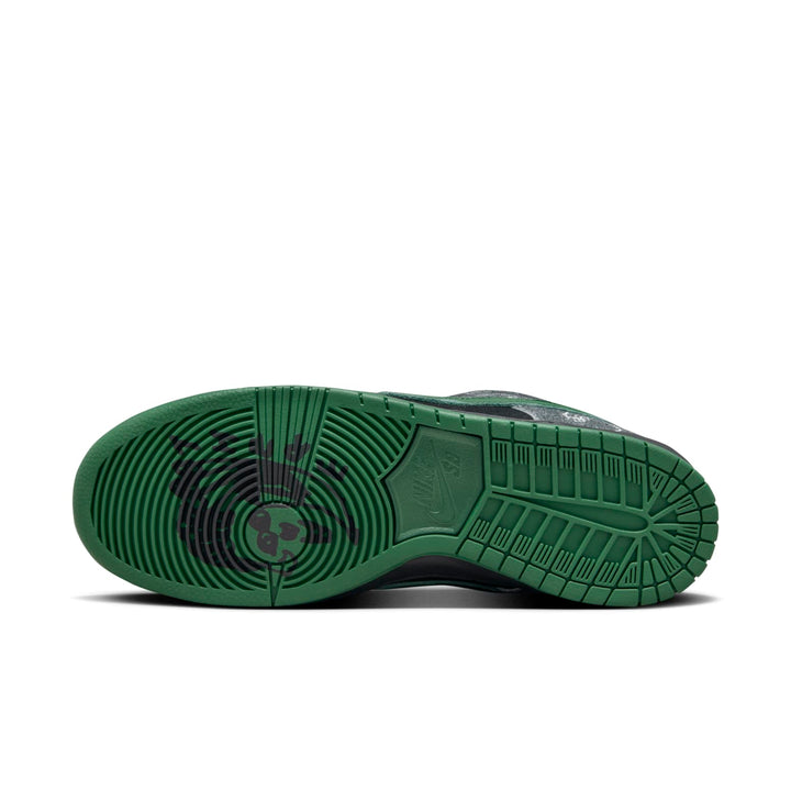 NIKE SB DUNK LOW THERE SKATEBOARDS