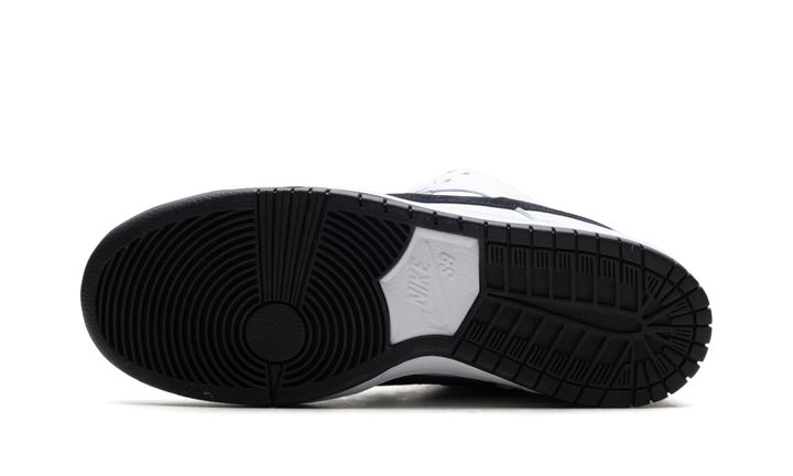 NIKE SB DUNK LOW WHITE BLACK