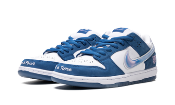 NIKE SB DUNK LOW X BORN X RAISED WHITE BLUE — Stock