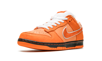 NIKE SB DUNK LOW X CONCEPTS ORANGE LOBSTER — Stock