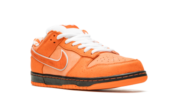 NIKE SB DUNK LOW X CONCEPTS ORANGE LOBSTER — Stock