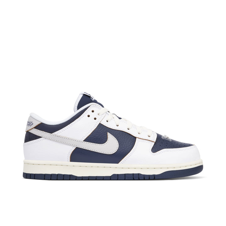 NIKE SB DUNK LOW X HUF NEW YORK CITY — Stock 