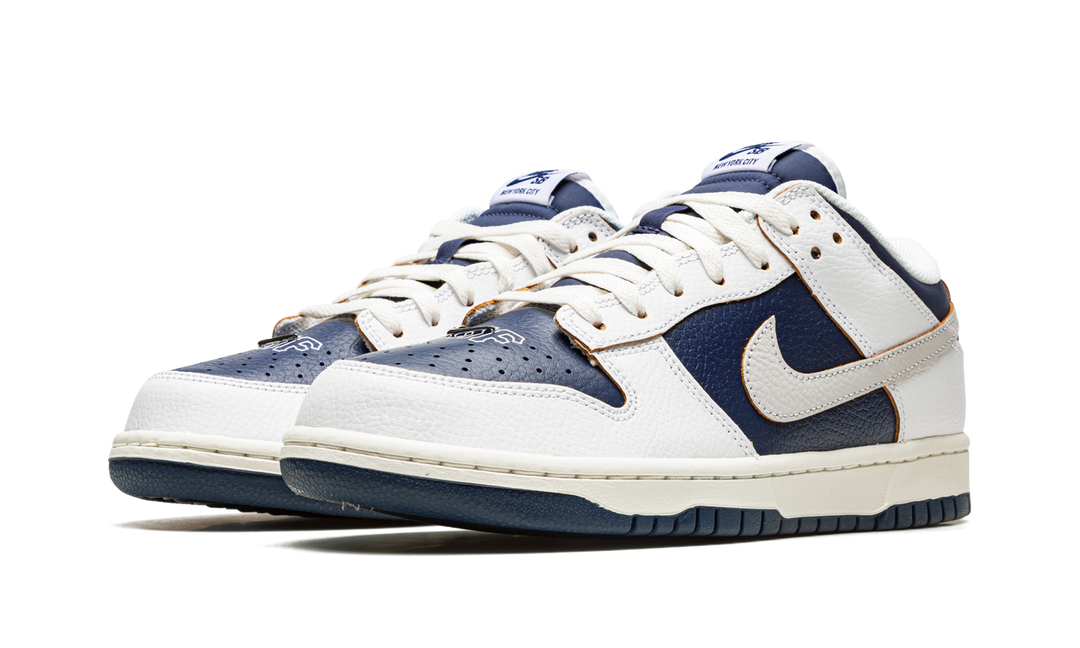 NIKE SB DUNK LOW X HUF NEW YORK CITY — Stock 