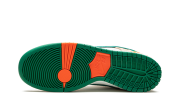 NIKE SB DUNK LOW X JARRITOS GREEN WHITE — Stock