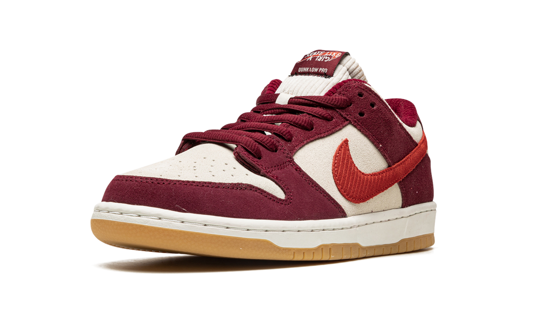 NIKE SB DUNK LOW X SKATE LIKE A GIRL RED WHITE — Stock 