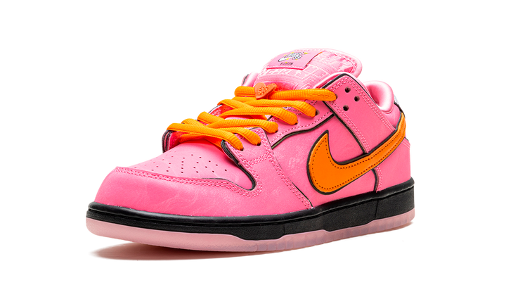 NIKE SB DUNK LOW X THE POWERPUFF GIRLS BLOSSOM — Stock 