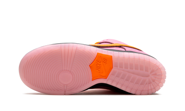 NIKE SB DUNK LOW X THE POWERPUFF GIRLS BLOSSOM — Stock
