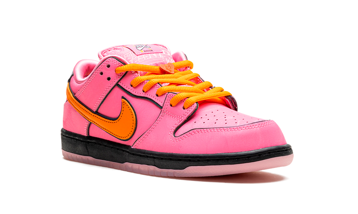 NIKE SB DUNK LOW X THE POWERPUFF GIRLS BLOSSOM — Stock 