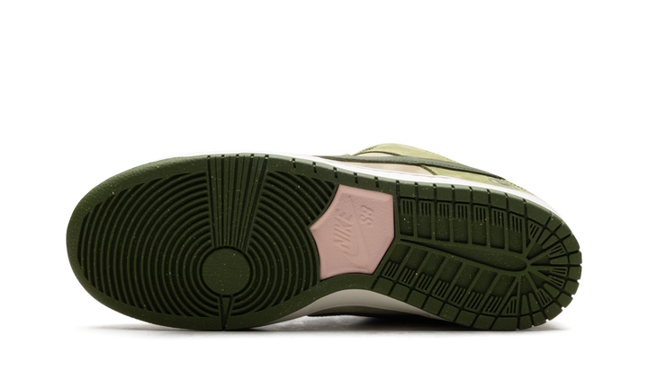 NIKE SB DUNK LOW X YUTO MATCHA