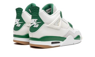 AIR JORDAN 4 RETRO X NIKE SB 'PINE GREEN' — Stock