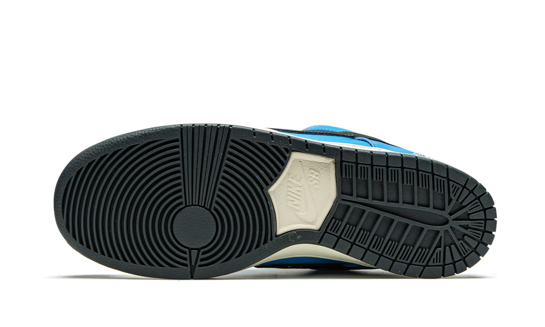 NIKE SB X INSTANT SKATEBOARDS DUNK LOW